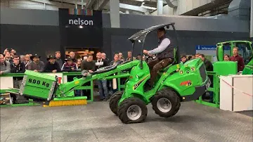 Фины делают вещи! Avant E5. Электро минипогрузчик. Демонстрация. Agritehnica 2019.